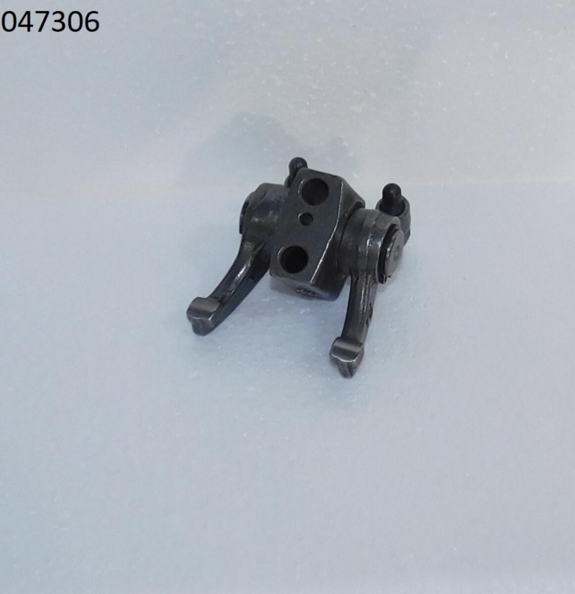 Коромысло в сборе SDG 11000(..),CD2V88F (Левое) Sh / Rocker arm assembly left 286 (Mat.code-2098, Poz.7) Коромысло в сборе SDG 11000(..),CD2V88F (Левое) Sh / Rocker arm assembly left 286 (Mat.code-2098, Poz.7)