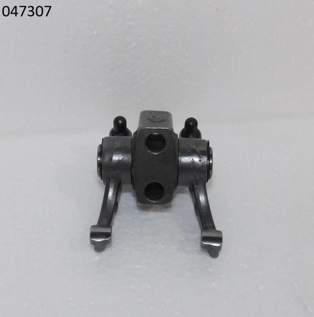 Коромысло в сборе SDG 11000(..),CD2V88F (Правое) Sh / Rocker arm assembly right 286 (Mat.code-2098, Poz.7) Коромысло в сборе SDG 11000(..),CD2V88F (Правое) Sh / Rocker arm assembly right 286 (Mat.code-2098, Poz.7)