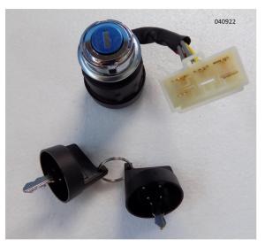 Замок зажигания с ключами в сборе SDG 3000(..)-12000(..) 5-конт. Sh / Ignition lock with keys assy Замок зажигания с ключами в сборе SDG 3000(..)-12000(..) 5-конт. Sh / Ignition lock with keys assy