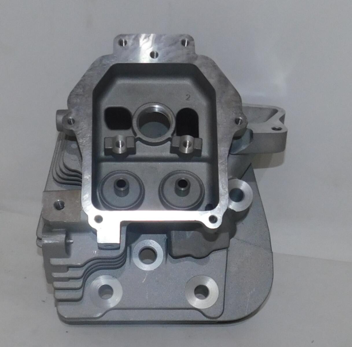 Головка блока цилиндров SGG 17000(..)-18000(..),2V90F (II) Lf / Cylinder head (II) 2V90F (12140-A2910-0001) Головка блока цилиндров SGG 17000(..)-18000(..),2V90F (II) Lf / Cylinder head (II) 2V90F (12140-A2910-0001)