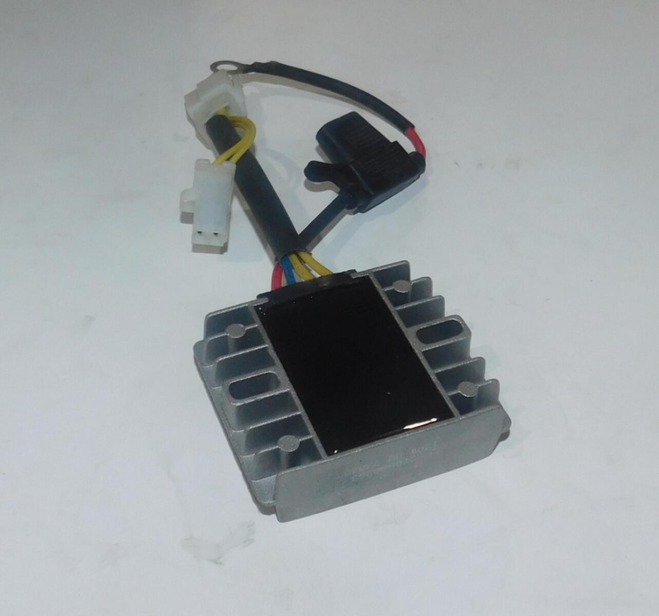 Реле зарядки АКБ SGG 16000(..)-18000(..),LC2V90FD Lc / Charging voltage regulator relay (270880253-0001)