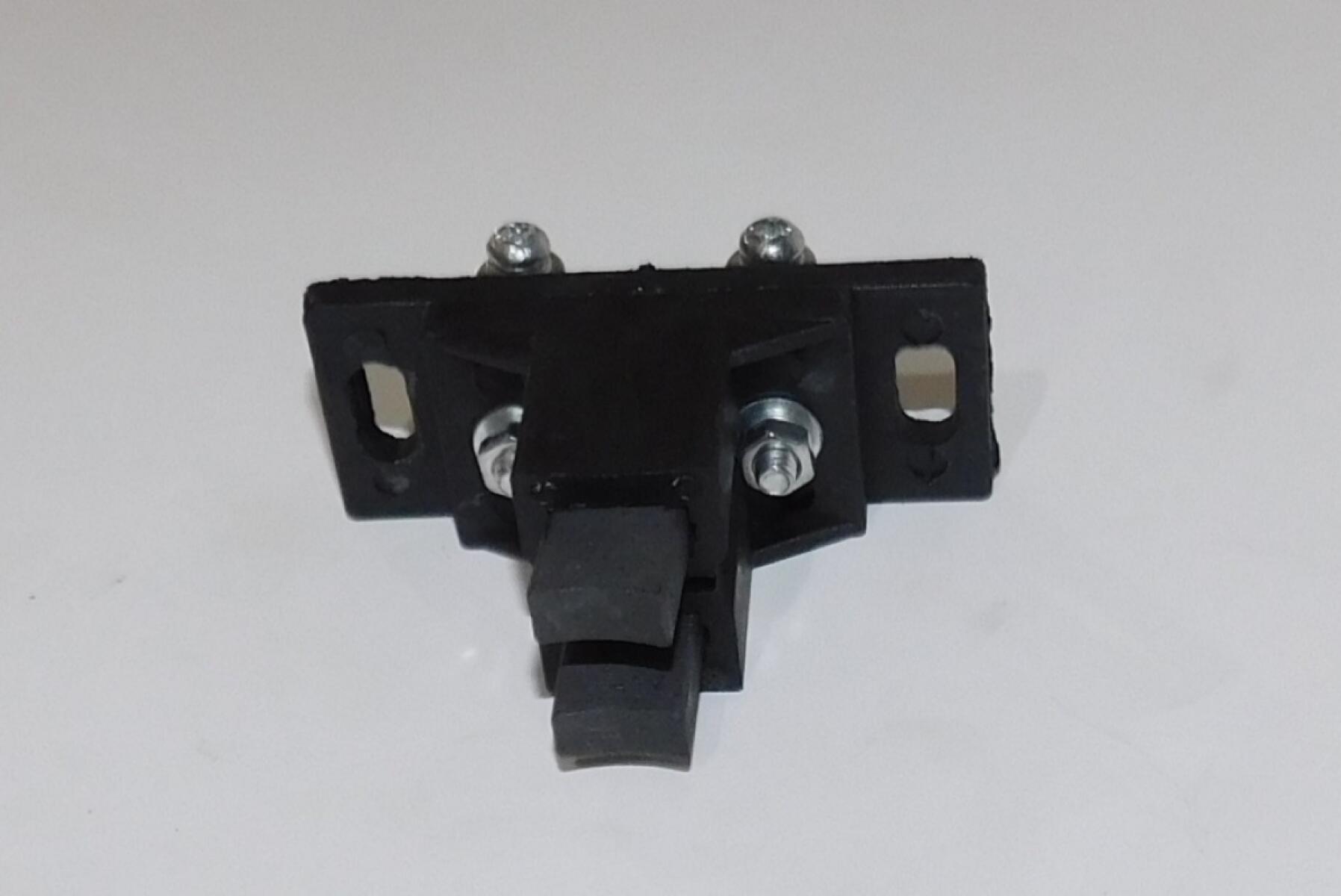 Щеткодержатель со щетками в сборе SGG 12000(.L.)-18000(.L.),LC2V80FD,LC2V90FD Lt / Carbon brushes assy (660120008-0001) Щеткодержатель со щетками в сборе SGG 12000(.L.)-18000(.L.),LC2V80FD,LC2V90FD Lt / Carbon brushes assy (660120008-0001)