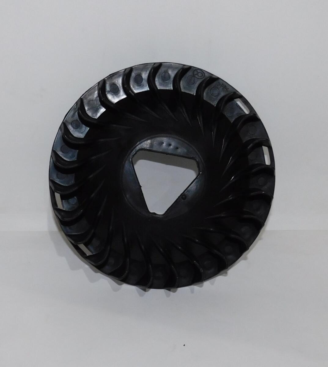Крыльчатка маховика SGG 5000(..)-8000(..),KM190F,KM192F / Flywheel fan (03.10.19352-18801-00) Крыльчатка маховика SGG 5000(..)-8000(..),KM190F,KM192F / Flywheel fan (03.10.19352-18801-00)