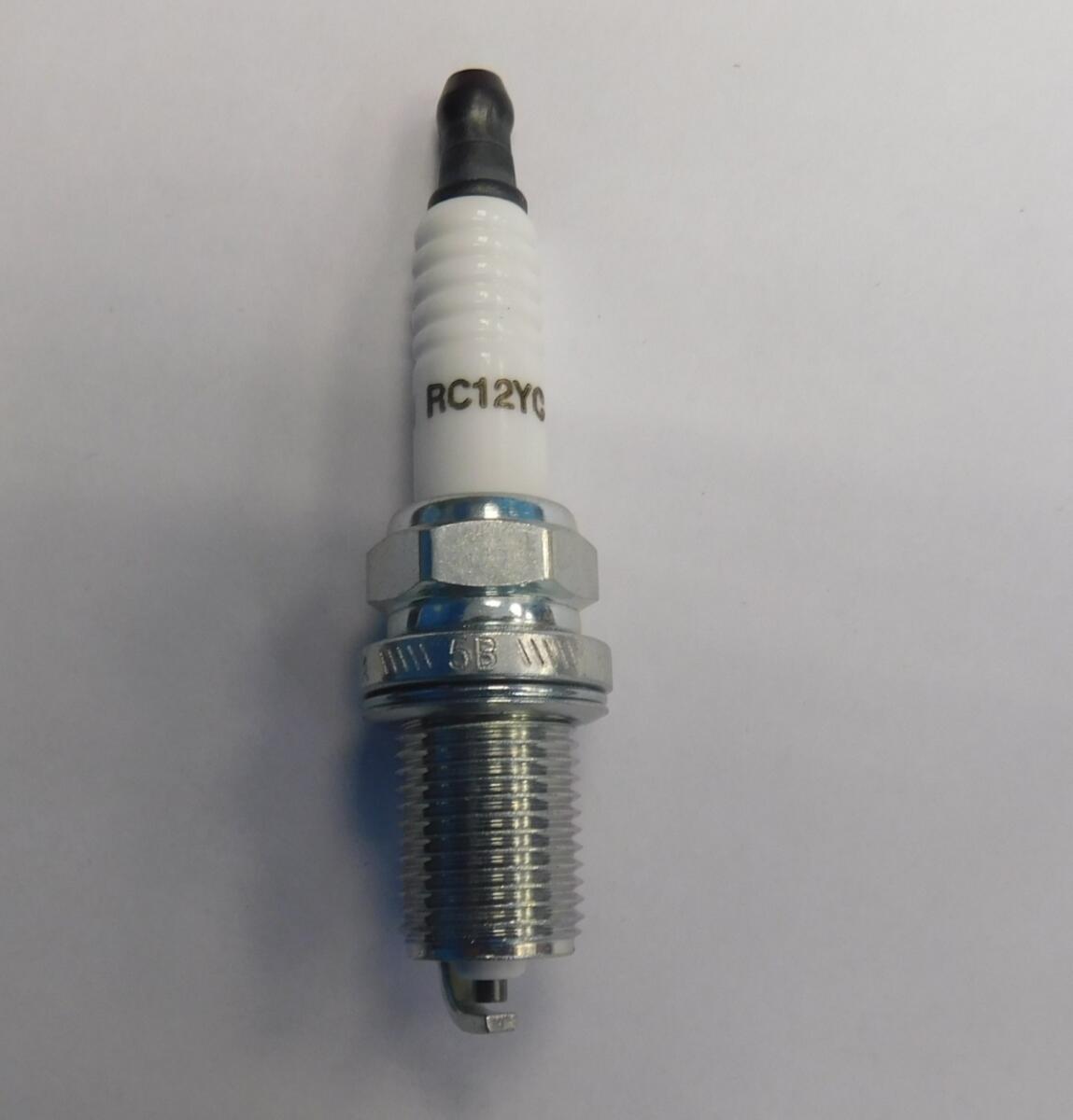 Свеча зажигания бензинового двигателя SGG 12000(.L.)-18000(.L.),LC2V80FD,LC2V90FD Lс / Spark plug (270960028-0002)