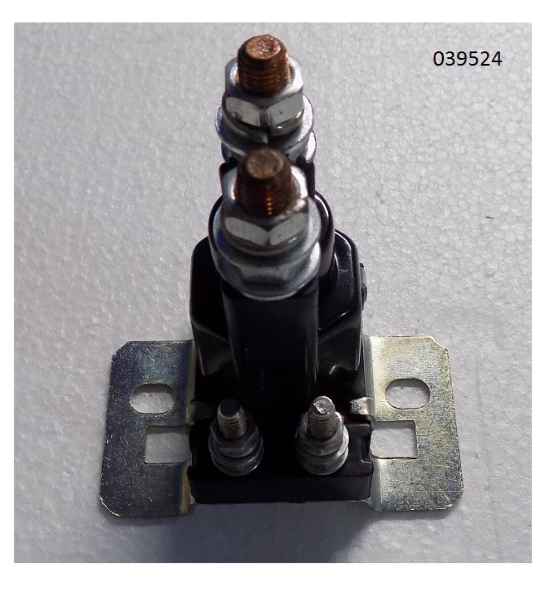Реле стартера 6CTA8.3-G1/Starter relay (3916302) Реле стартера 6CTA8.3-G1/Starter relay (3916302)