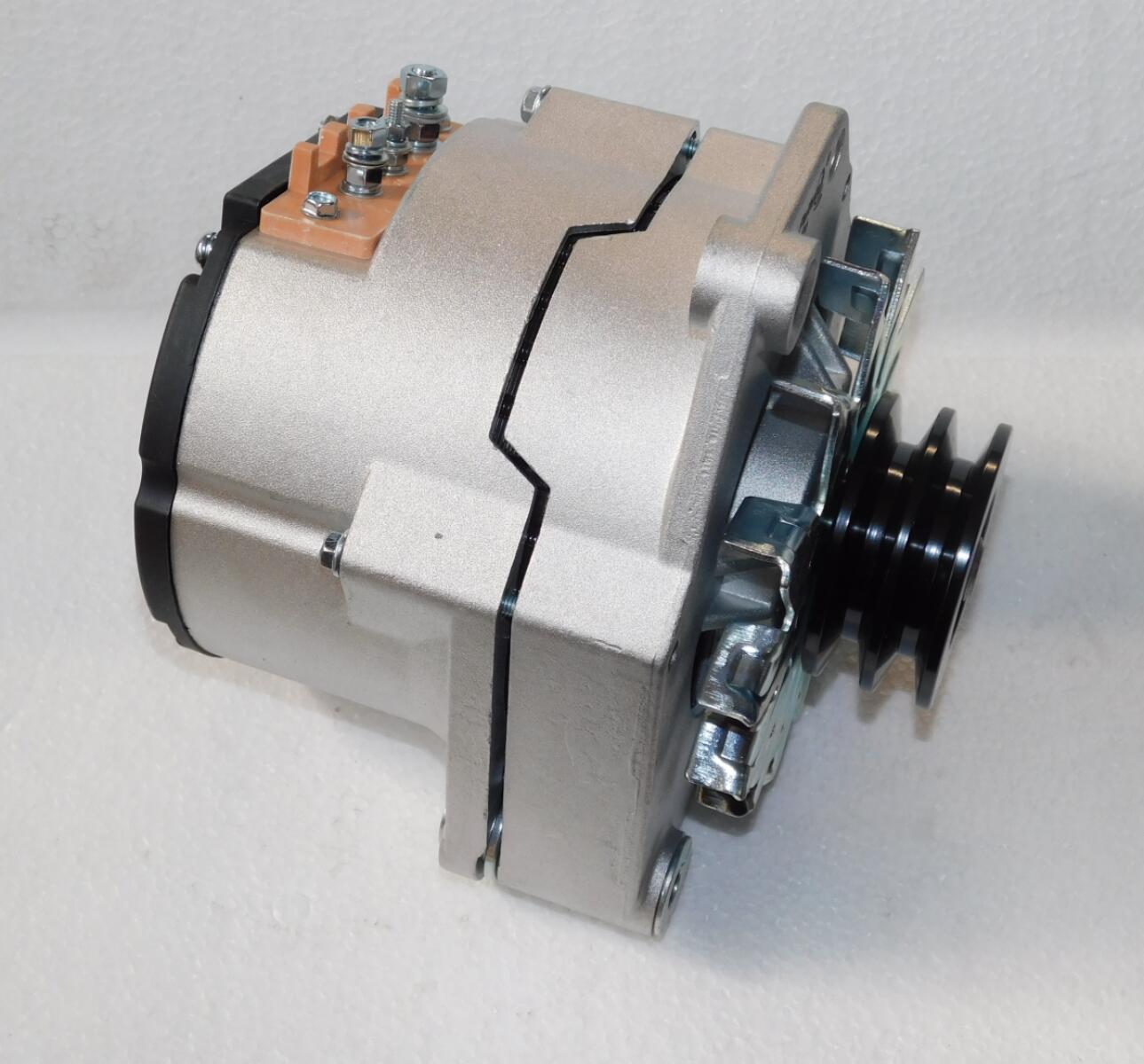 Генератор зарядный Deutz (аналог)/Battery charging generator 13054193 Генератор зарядный Deutz (аналог)/Battery charging generator 13054193
