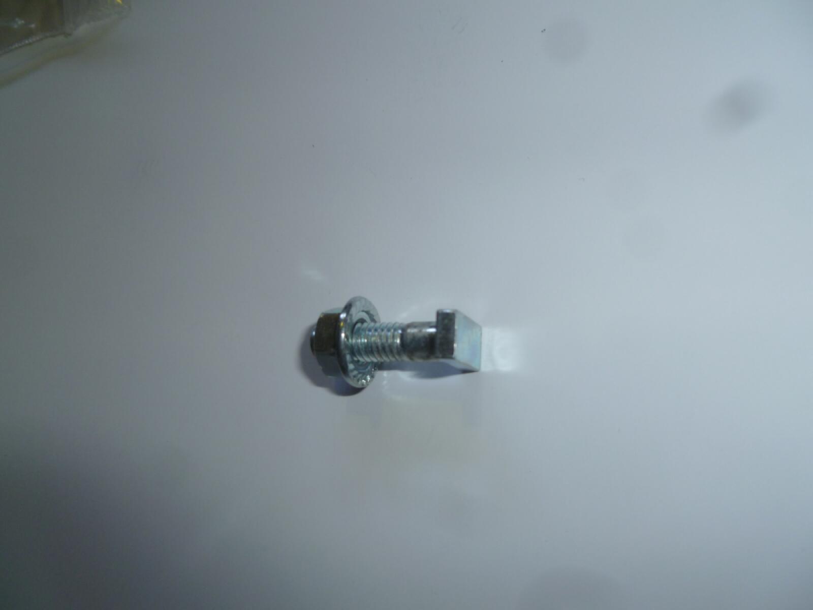 Болт ручки регулятора оборотов SGG 7500(..),SC192FD Sc / Bolt governor arm (16031-E68F-000А) Болт ручки регулятора оборотов SGG 7500(..),SC192FD Sc / Bolt governor arm (16031-E68F-000А)