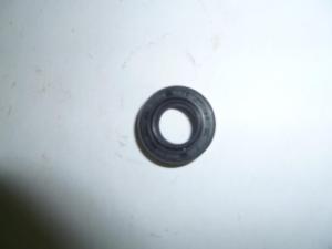 Сальник (12х22х7) передний коленвала двигателя 1E44F/Oil seal 12×22×7 TSS-GJH95 (№1-28 JH95A, 1E44F) Сальник (12х22х7) передний коленвала двигателя 1E44F/Oil seal 12×22×7 TSS-GJH95 (№1-28 JH95A, 1E44F)