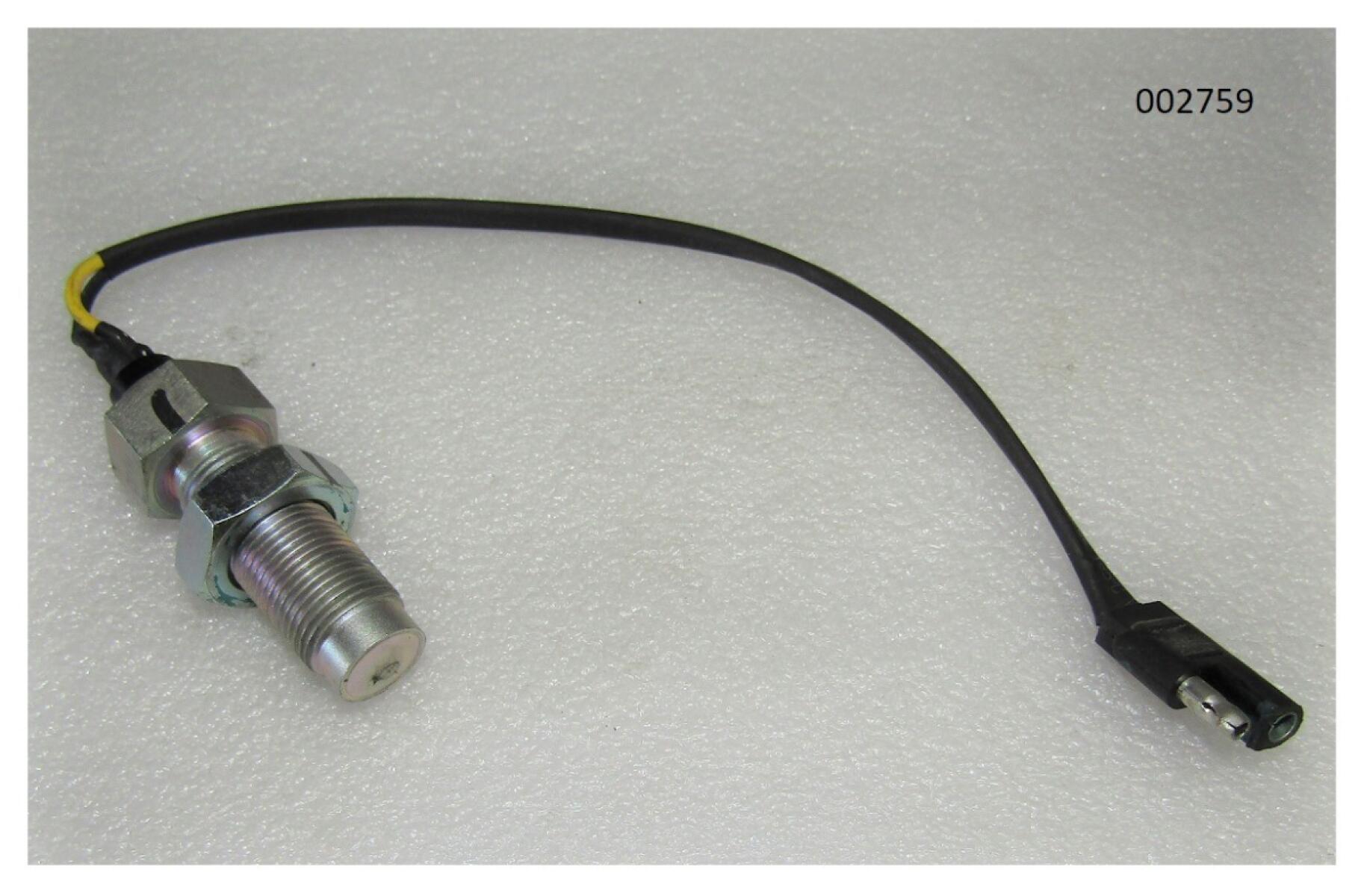 Датчик оборотов двигателя Ricardo R6105AZLDS1; TDK 110 6LT(M18х48)/Engine speed sensor
