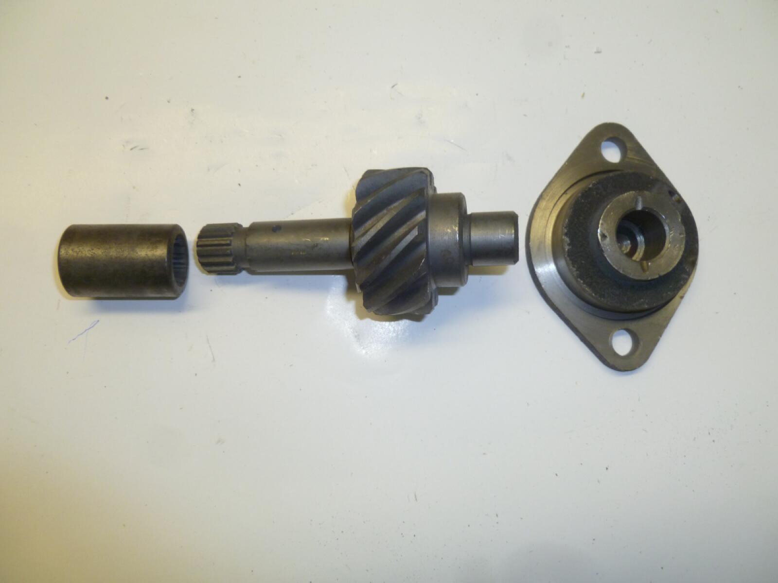 Привод масляного насоса в сборе TDQ 38 4L/Oil pump cover/Shaft of driving gear/Sheath of spline (241 Привод масляного насоса в сборе TDQ 38 4L/Oil pump cover/Shaft of driving gear/Sheath of spline (241
