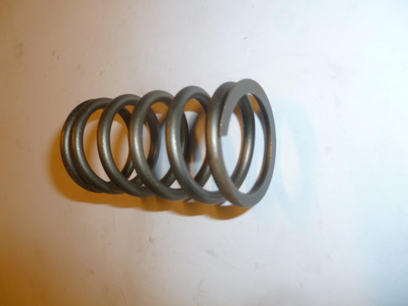 Пружина клапана наружная Ricardo R6126A-260DE; TDK 260 6LT/Outer spring,inlet &exhaust valve (615000 Пружина клапана наружная Ricardo R6126A-260DE; TDK 260 6LT/Outer spring,inlet &exhaust valve (615000