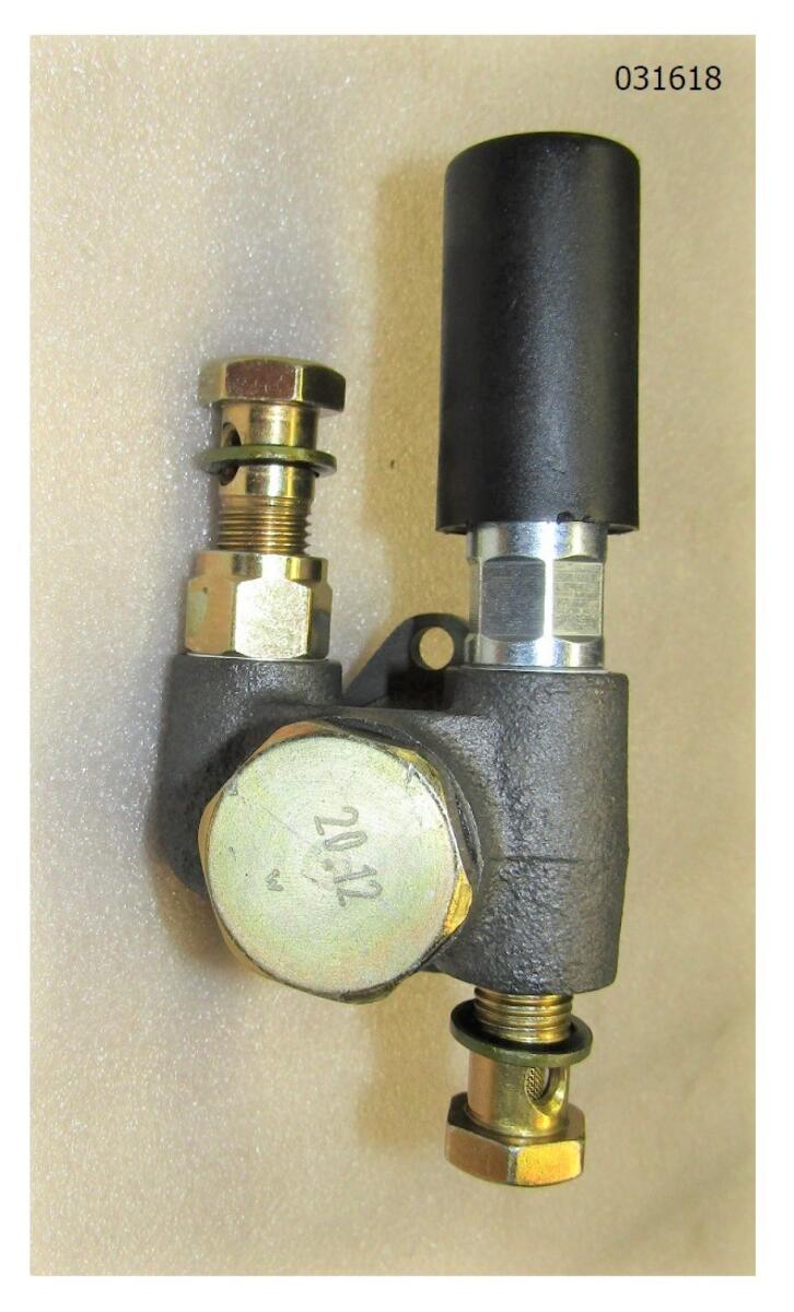 Насос ручной подкачки топлива Weichai WP2.3D33E200 (фланец 58х45 мм,правый) / Hand Promer Pump for F Насос ручной подкачки топлива Weichai WP2.3D33E200 (фланец 58х45 мм,правый) / Hand Promer Pump for F